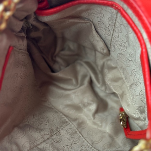 Michael Kors Red Pebbled Leather Shoulder Bag With Gold Chain Adjusting Strap - Picture 9 of 13